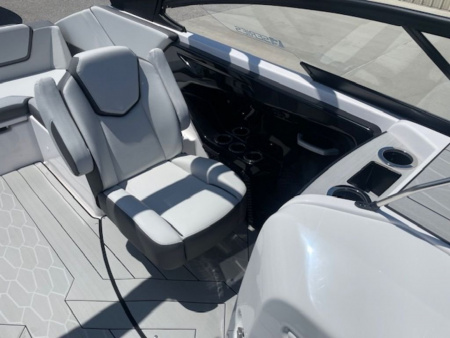 New 2024 Yamaha Boats 252XE