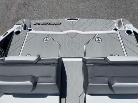 New 2024 Yamaha Boats 252XE