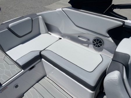 New 2024 Yamaha Boats 252XE