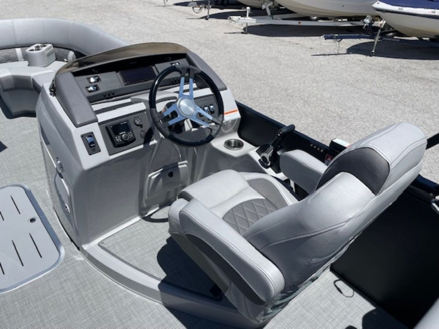 New 2024 Bennington 23 LFB