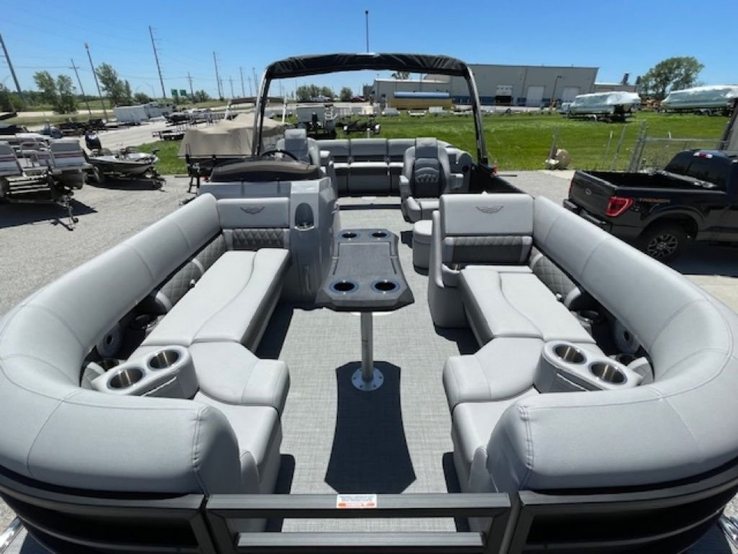 New 2024 Bennington 23 LFB