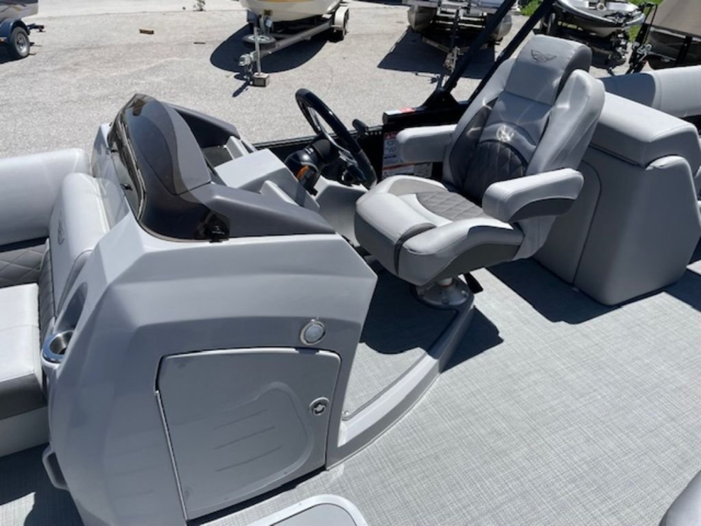 New 2024 Bennington 23 LFB