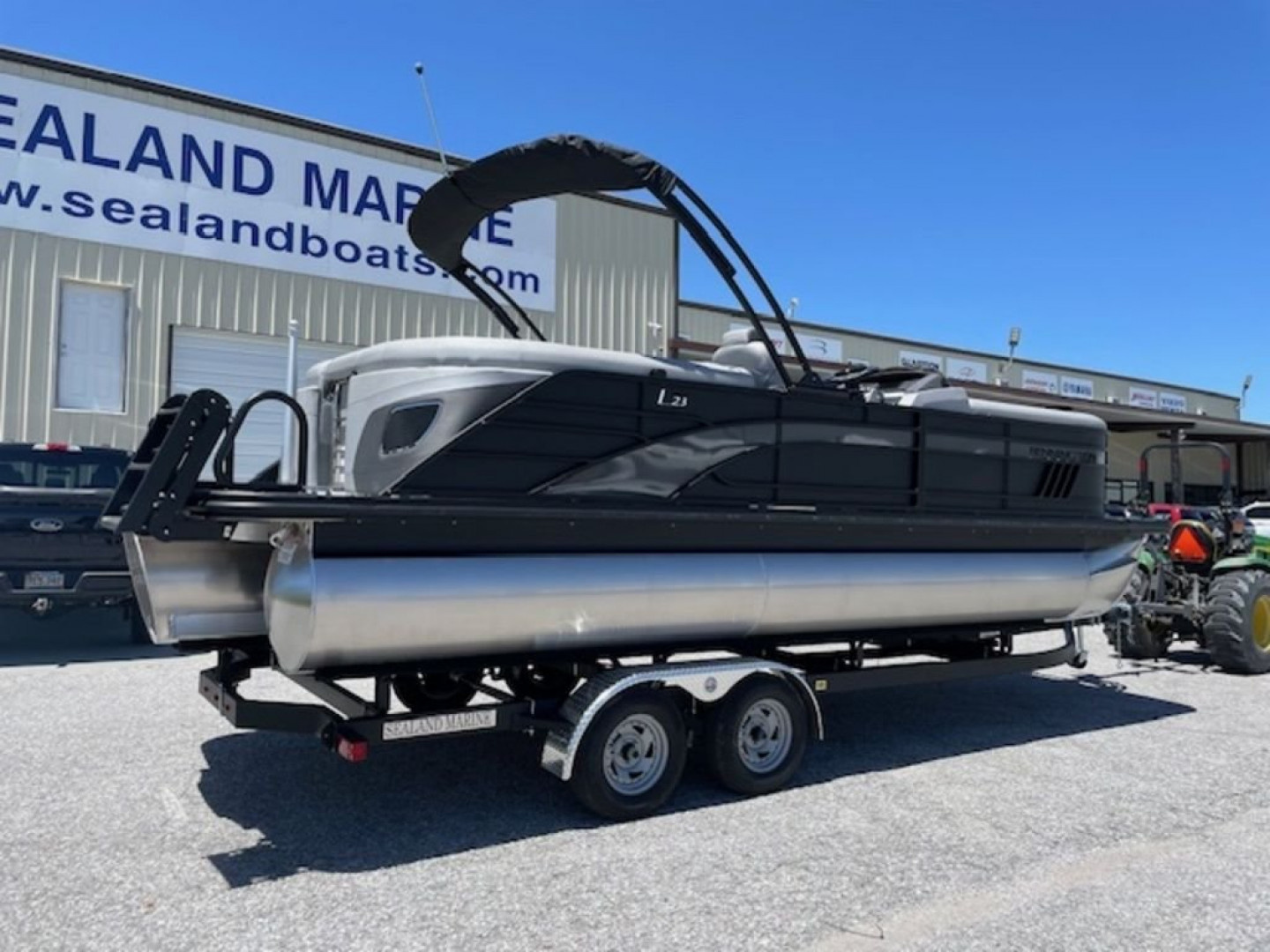 New 2024 Bennington 23 LFB