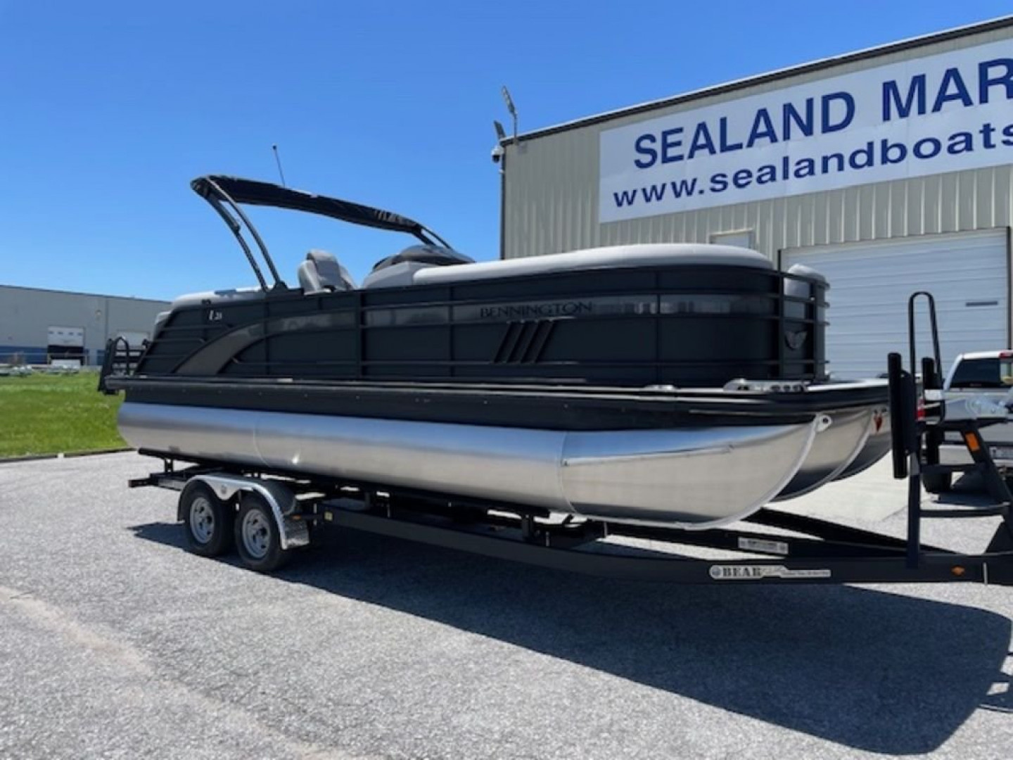 New 2024 Bennington 23 LFB