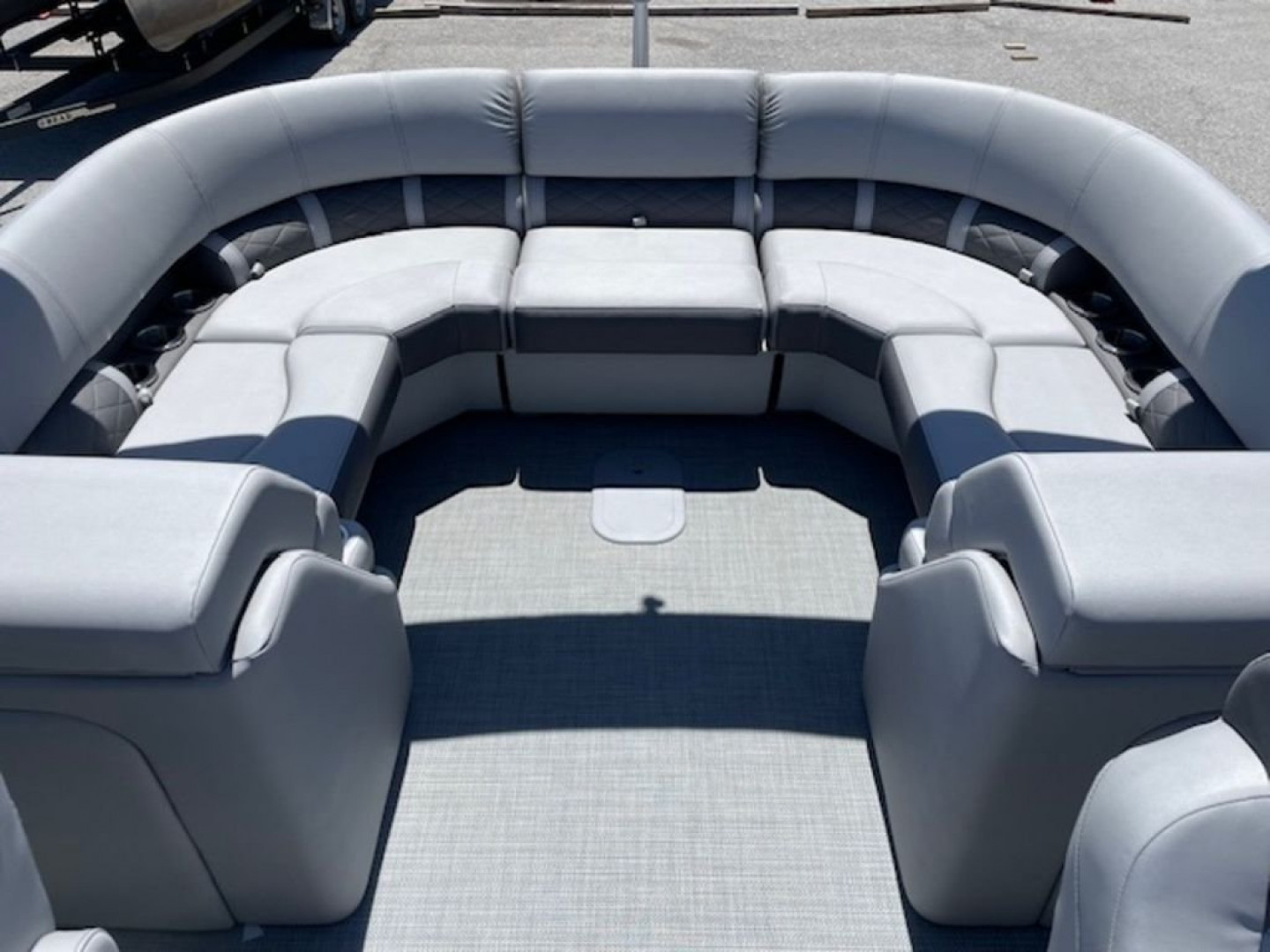 New 2024 Bennington 23 LFB