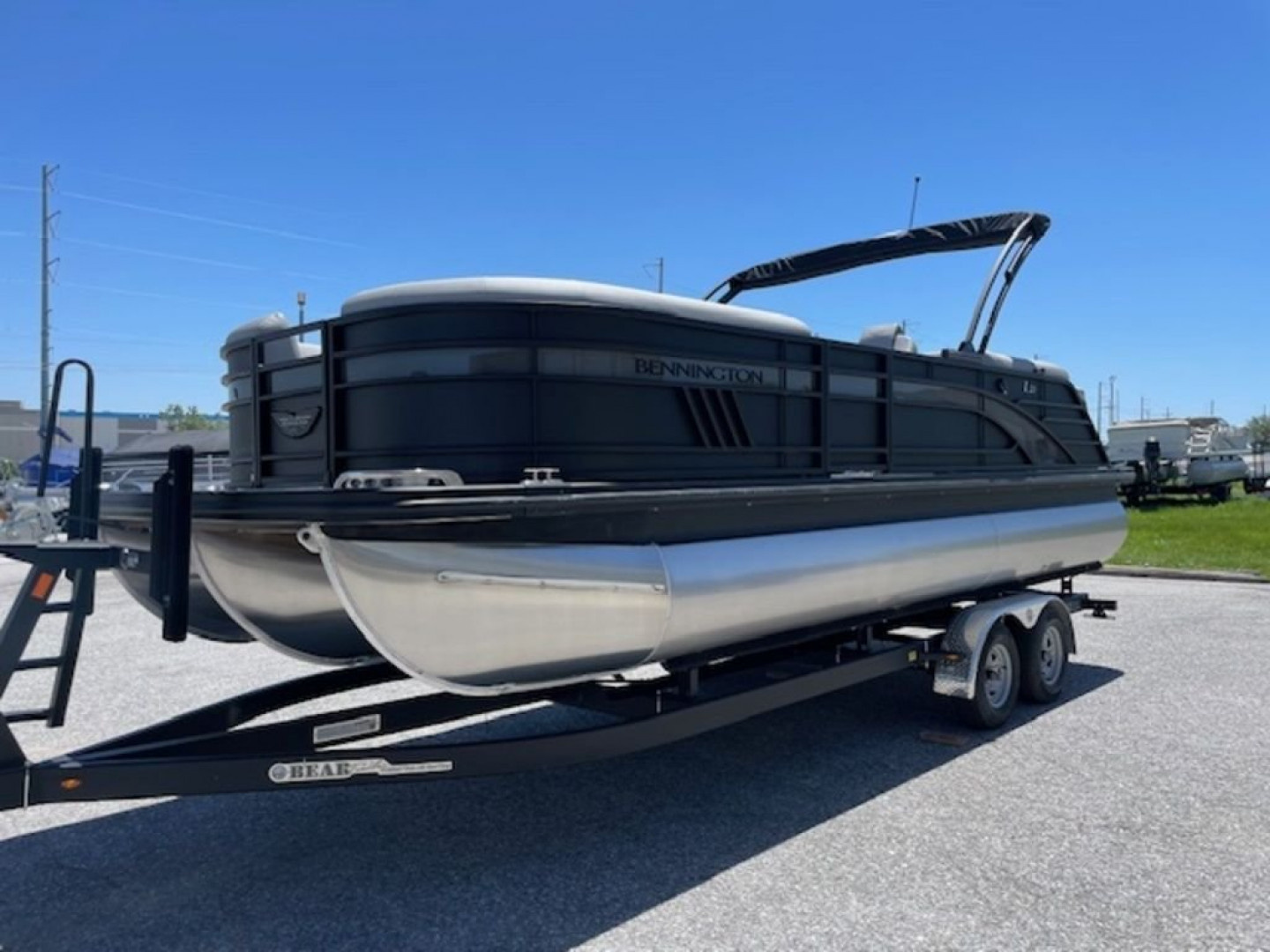 New 2024 Bennington 23 LFB