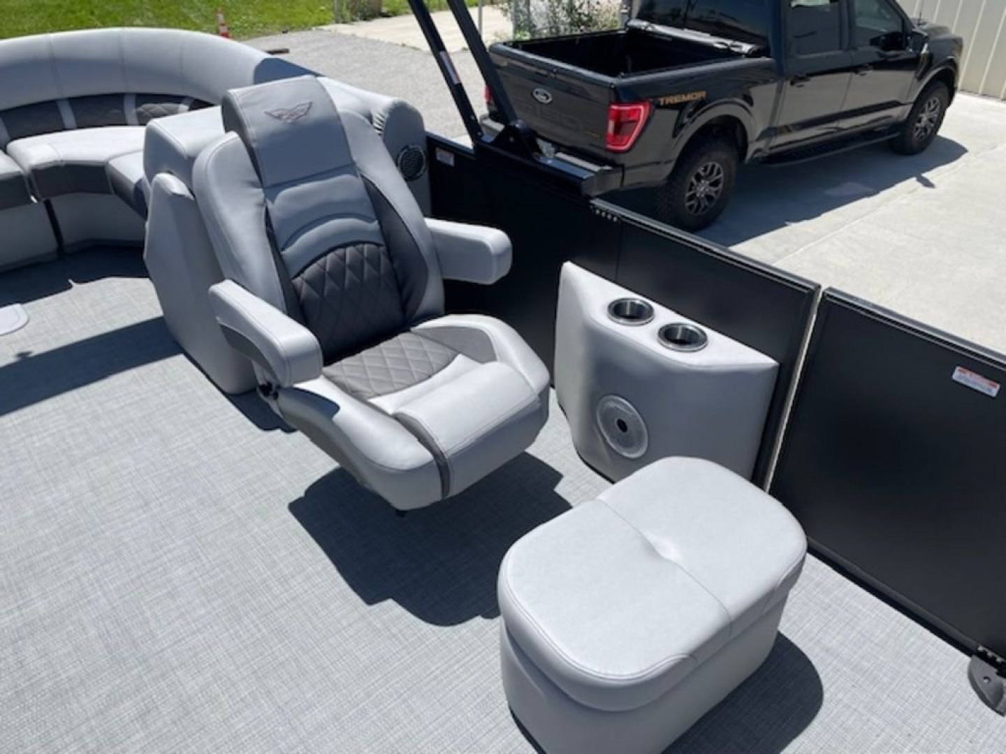 New 2024 Bennington 23 LFB