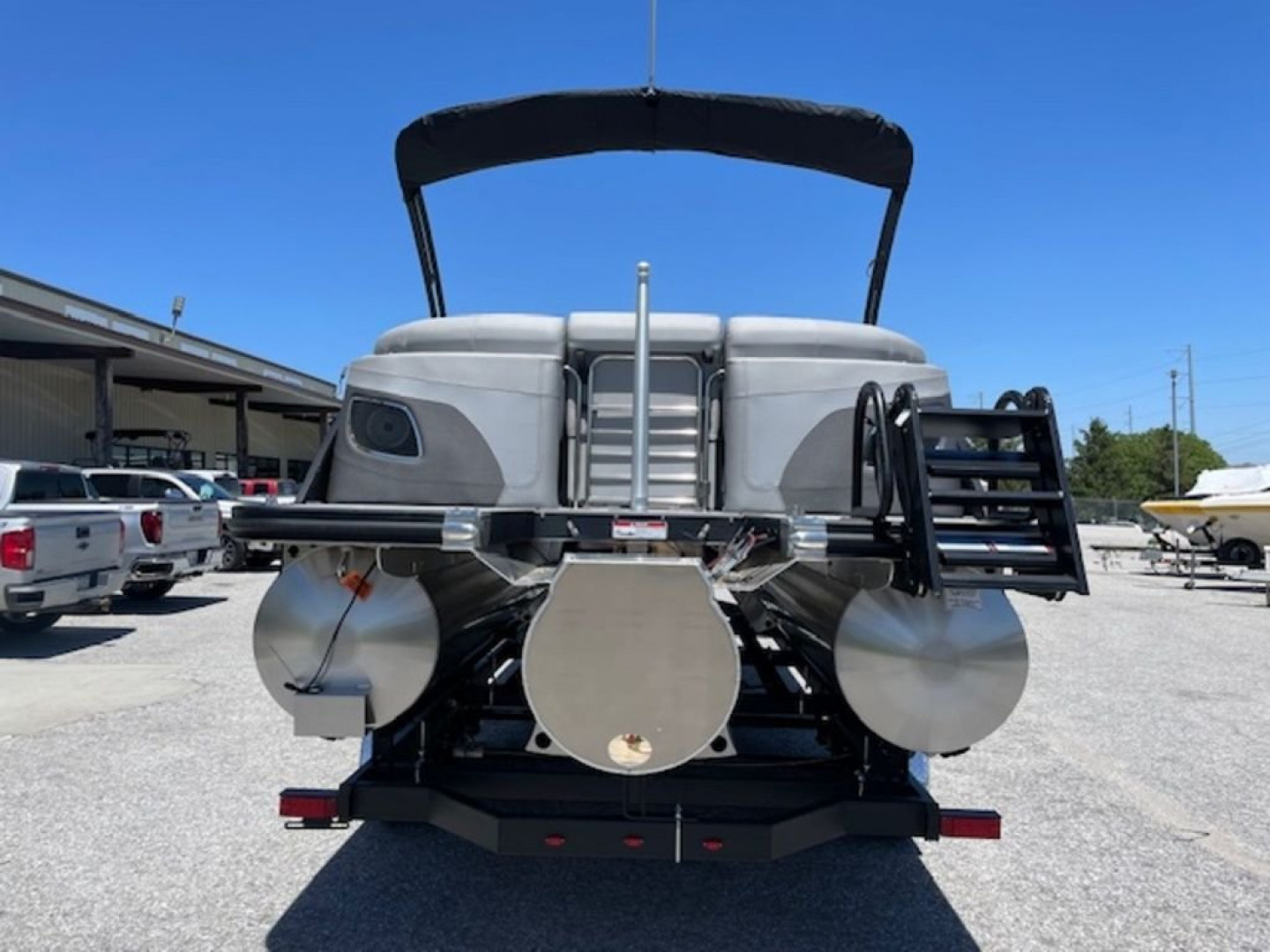 New 2024 Bennington 23 LFB