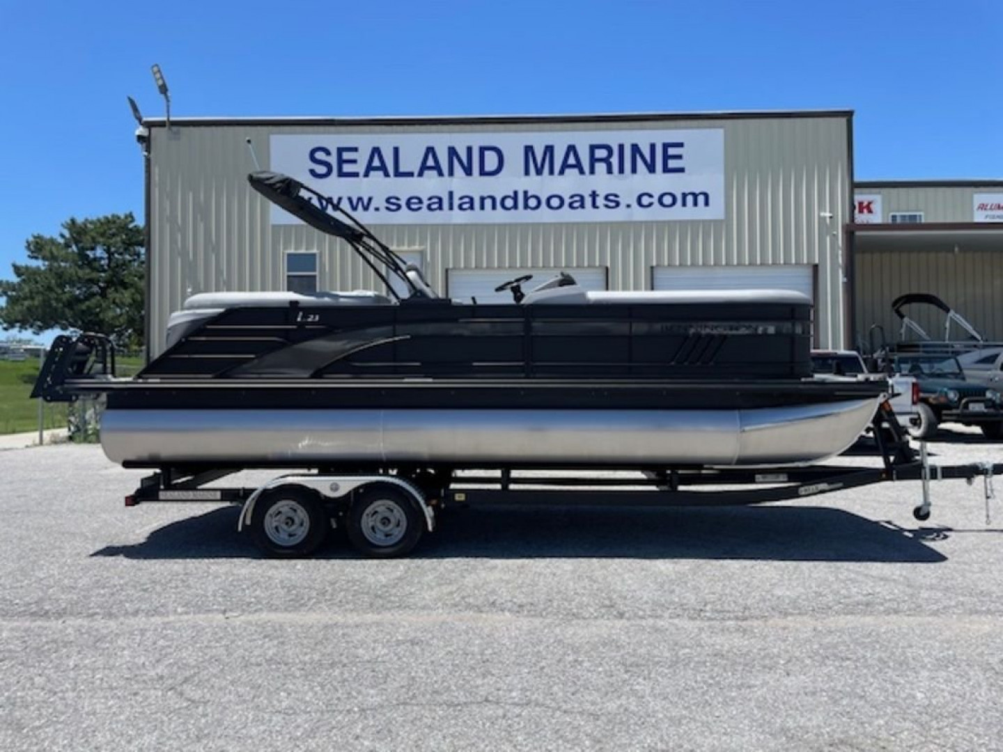 New 2024 Bennington 23 LFB