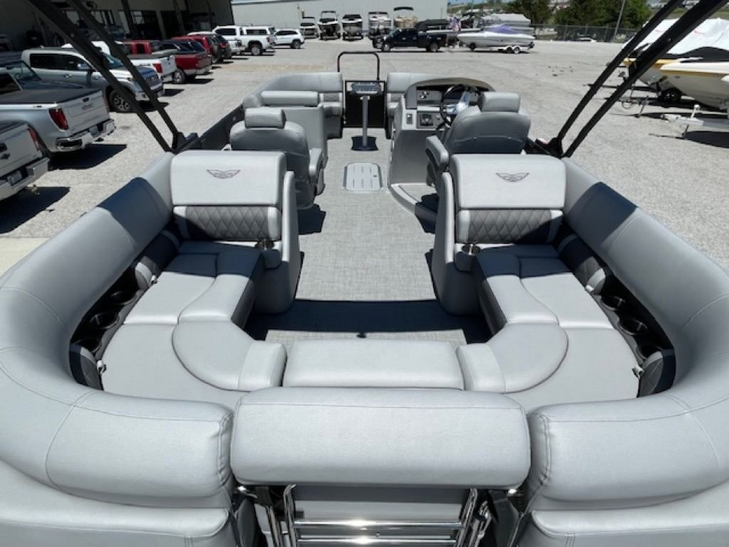 New 2024 Bennington 23 LFB