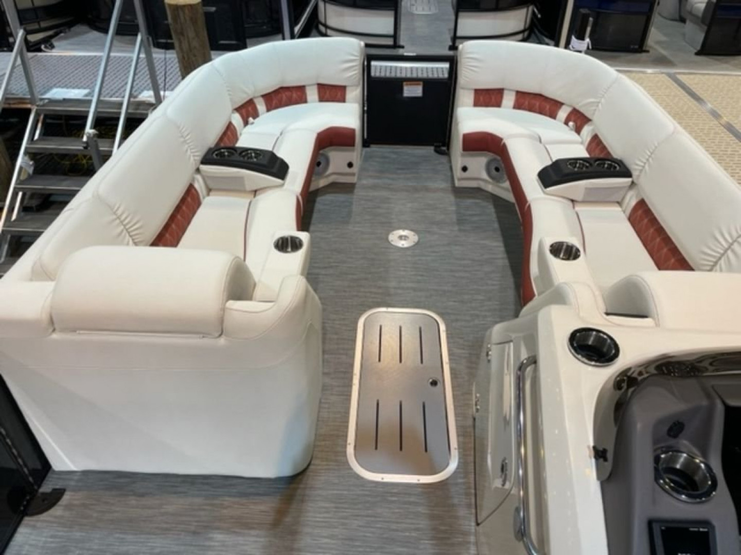 New 2023 Bennington 25 RFB