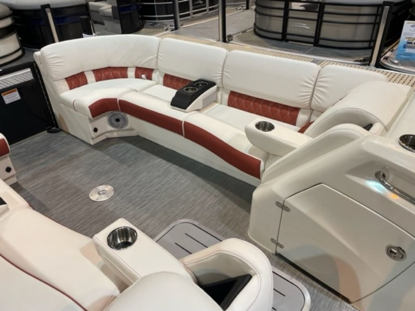 New 2023 Bennington 25 RFB