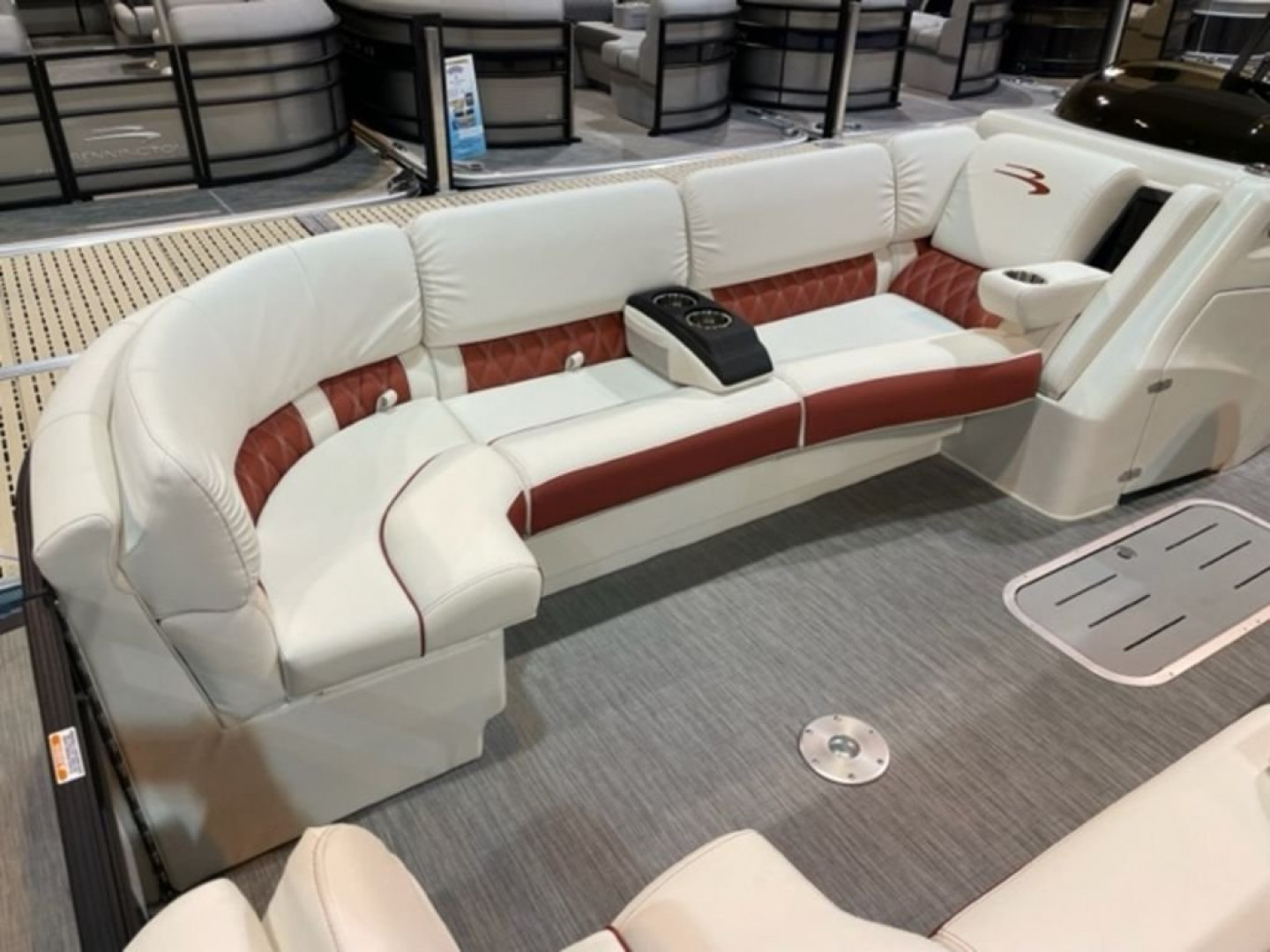 New 2023 Bennington 25 RFB