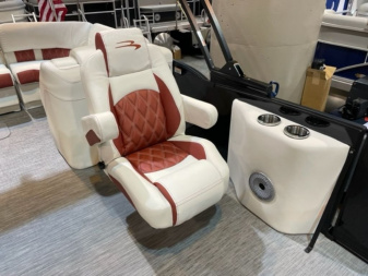 New 2023 Bennington 25 RFB