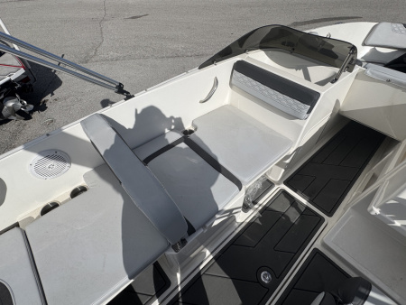 New 2024 Bayliner Boats E19