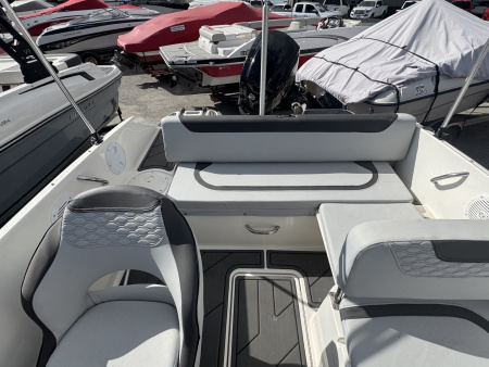 New 2024 Bayliner Boats E19