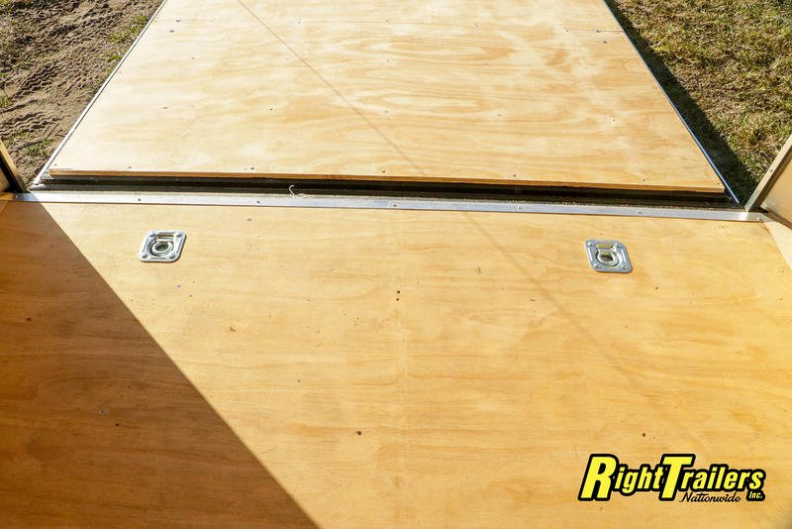 New 8.5x16 Continental Cargo Concession Trailer