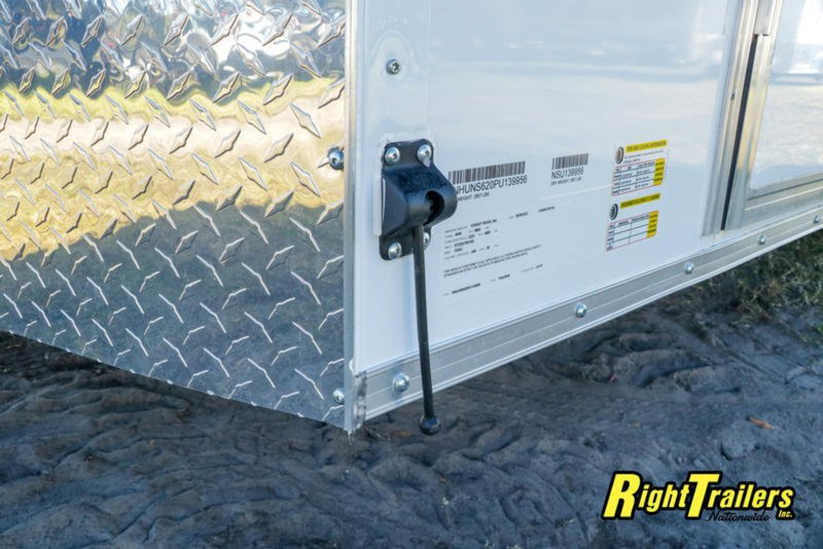 New 8.5x16 Continental Cargo Concession Trailer