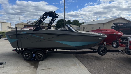 New 2023 Heyday Wake Boats H22