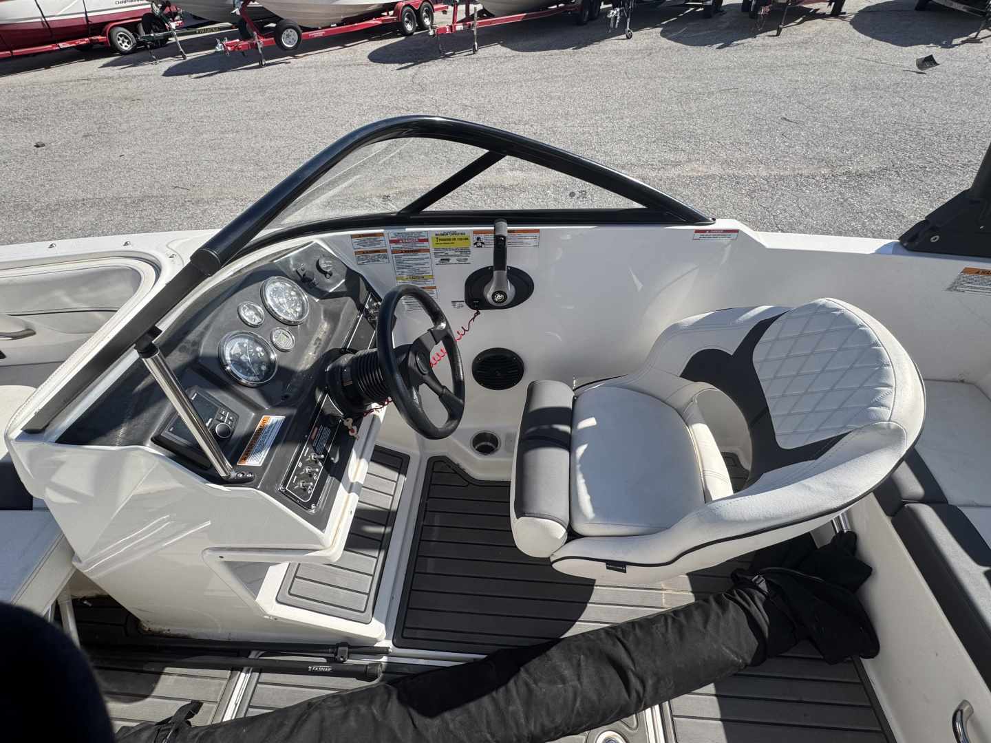 New 2024 Bayliner Boats VR4