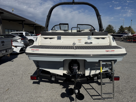 New 2024 Bayliner Boats VR4
