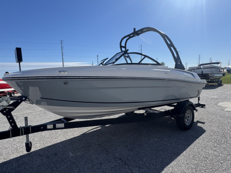 New 2024 Bayliner Boats VR4