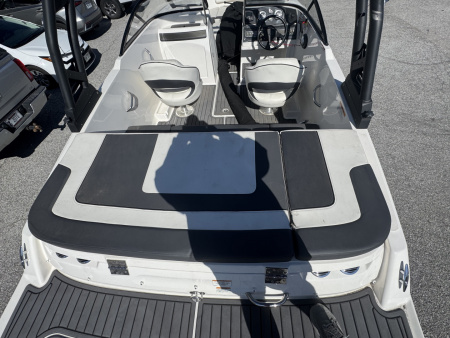 New 2024 Bayliner Boats VR4