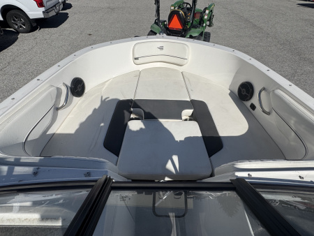 New 2024 Bayliner Boats VR4