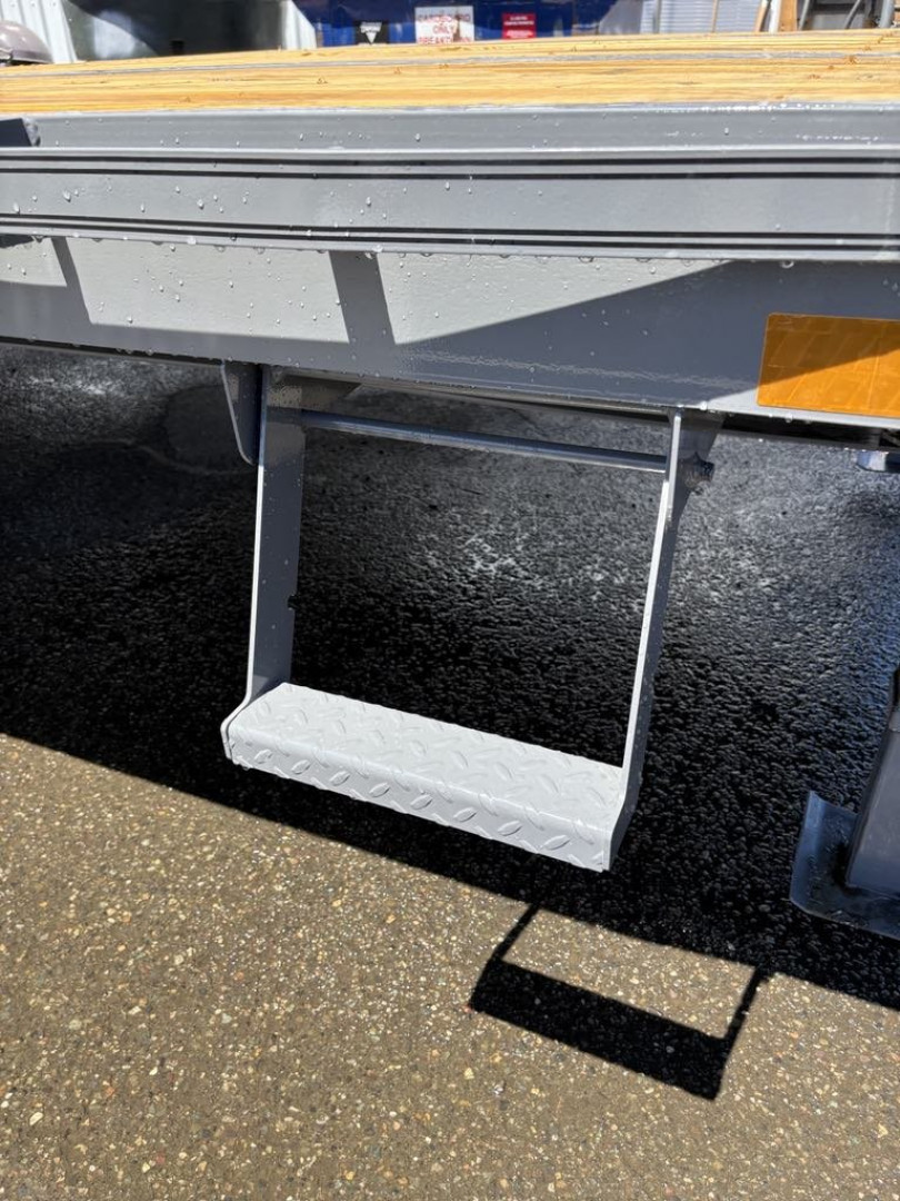 New 2025 DIAMOND C TRAILERS FMAX210 GOOSENECK EQUIPMENT TRAILER