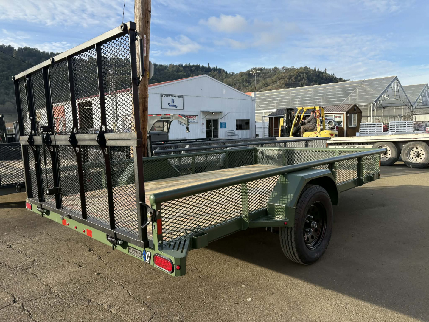 New UTILITY TRAILER 2026 Diamond C PSA135 3500 GVWR 12' X 83" MILITARY GREEN