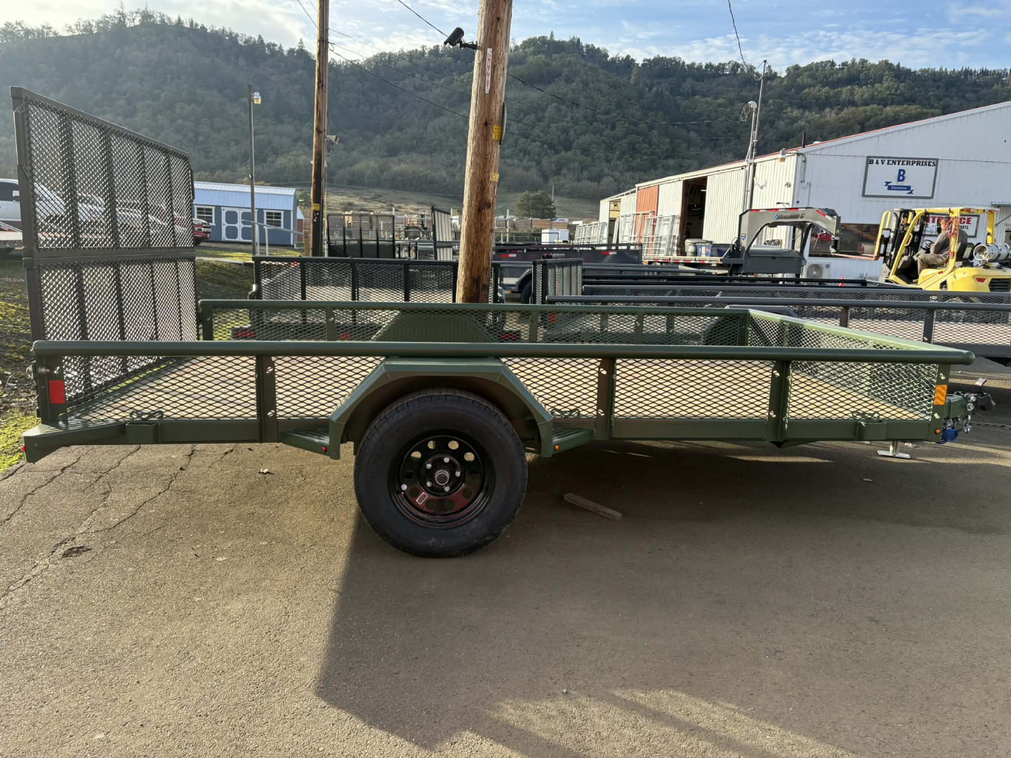 New UTILITY TRAILER 2026 Diamond C PSA135 3500 GVWR 12' X 83" MILITARY GREEN