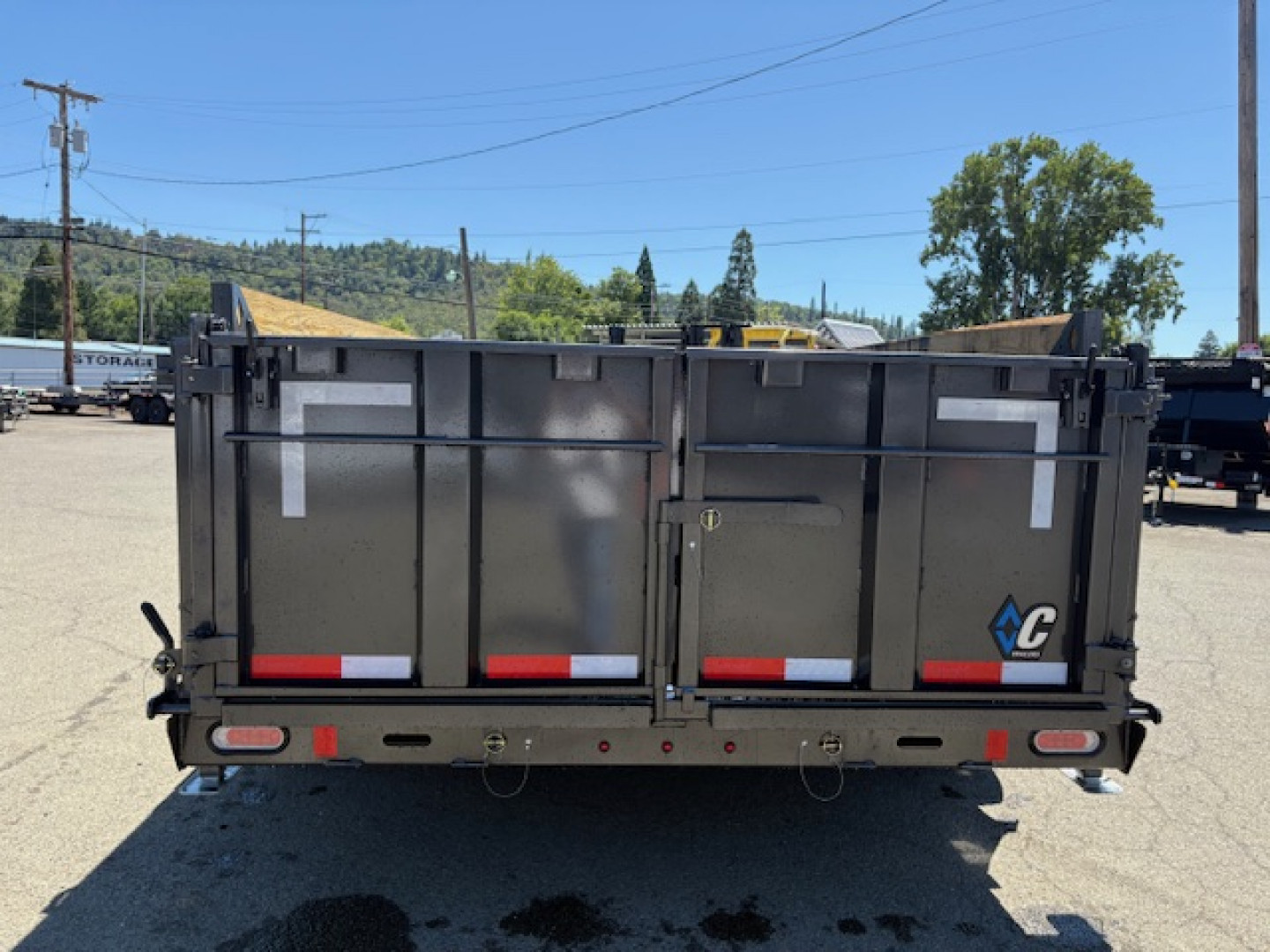 New 2025 Diamond C LPT207 82X14 LOW PROFILE 14K DUMP TRAILER 32" SIDES METALLIC GRAY