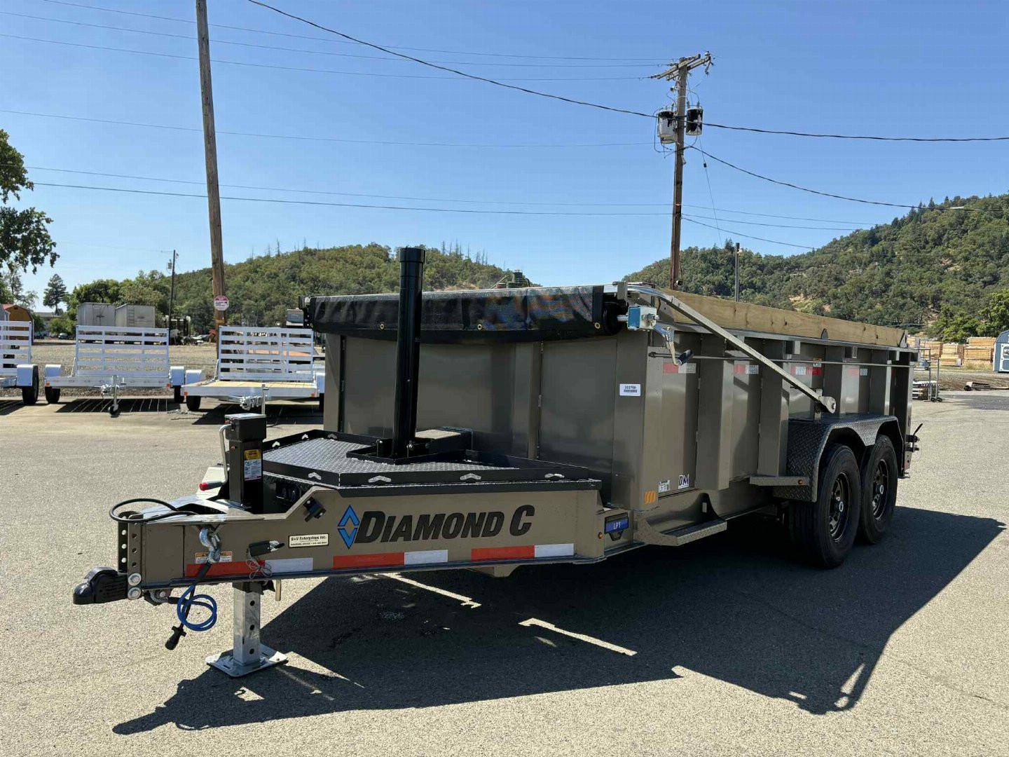 New 2025 Diamond C LPT207 82X14 LOW PROFILE 14K DUMP TRAILER 32" SIDES METALLIC MOCHA