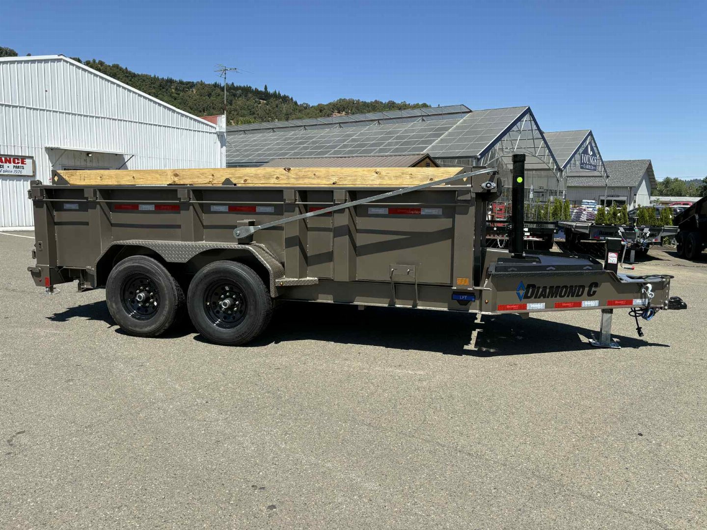 New 2025 Diamond C LPT207 82X14 LOW PROFILE 14K DUMP TRAILER 32" SIDES METALLIC MOCHA