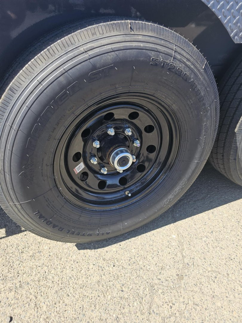 New 2025 DIAMOND C HDT207 82X20 SPLIT TILT 14K EQUIPMENT TRAILER CEMENT GRAY