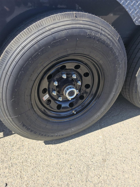 New 2025 DIAMOND C HDT207 82X20 SPLIT TILT 14K EQUIPMENT TRAILER CEMENT GRAY