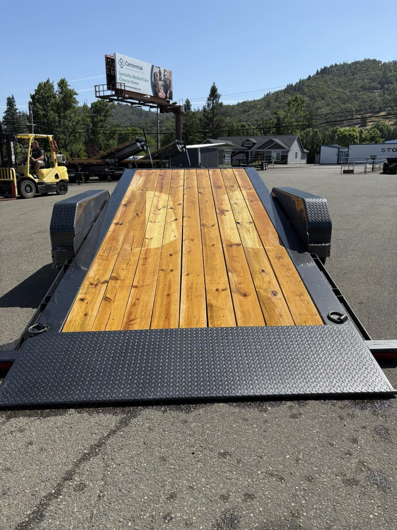 New 2025 HTL207 BASELINE Diamond C Trailers 82" X 20' SPLIT-TILT 14000 Equipment Trailer