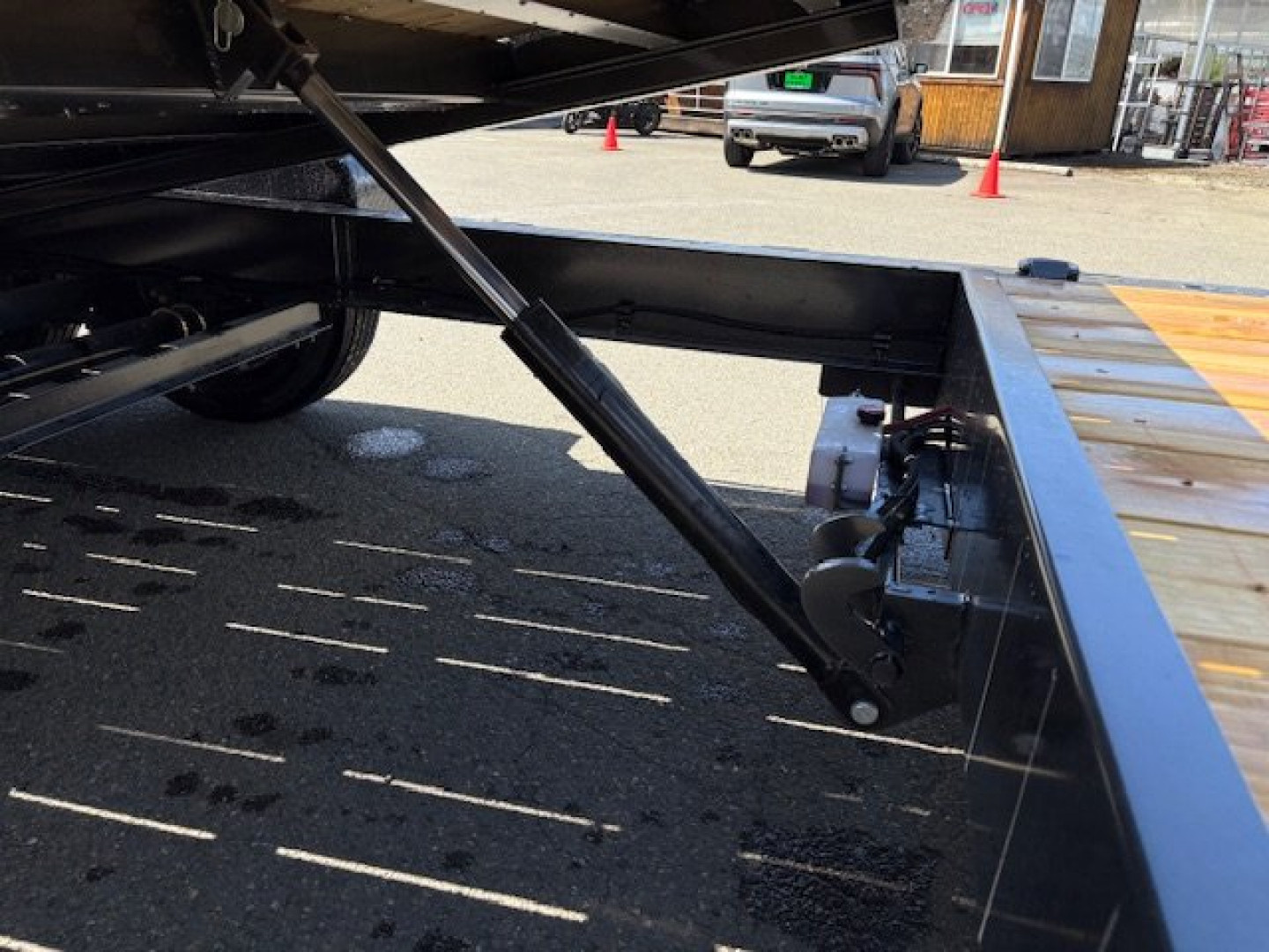 New 2025 HTL208 BASELINE Diamond C Trailers 82" X 22' SPLIT-TILT 16000 Equipment Trailer GRAY