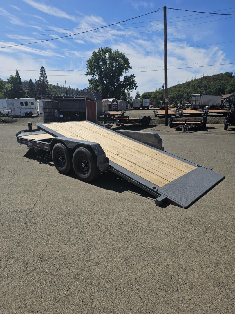 New 2025 DIAMOND C HDT207 82X20 SPLIT TILT 14K EQUIPMENT TRAILER CEMENT GRAY