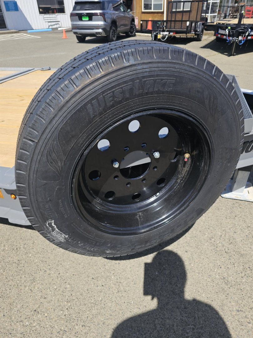 New 2025 DIAMOND C HDT207 82X20 SPLIT TILT 14K EQUIPMENT TRAILER CEMENT GRAY UPGRADED TIRES