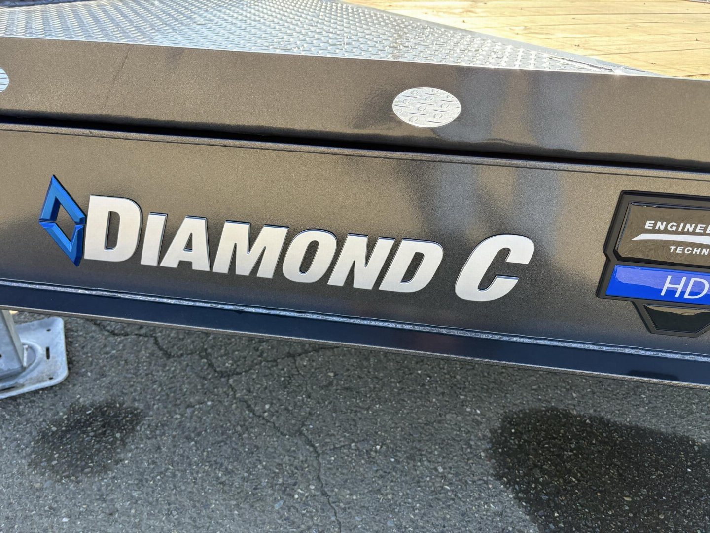 New 2025 DIAMOND C HDT307 82X22 21K SPLIT TILT TRIPLE AXLE METALLIC GRAY EQUIPMENT TRAILER 18 PLY TIRES