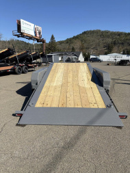 New 2025 DIAMOND C HDT307 82X22 21K SPLIT TILT TRIPLE AXLE CEMENT GRAY EQUIPMENT TRAILER