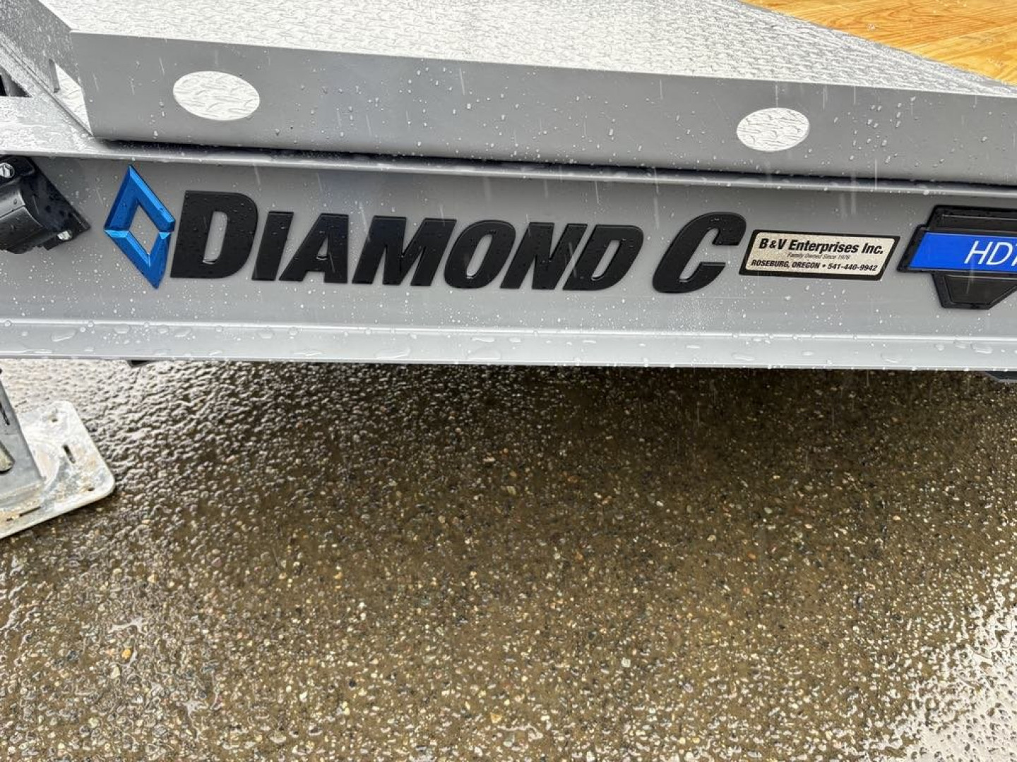 New 2025 DIAMOND C HDT207 82X20 SPLIT TILT EQUIPMENT TRAILER