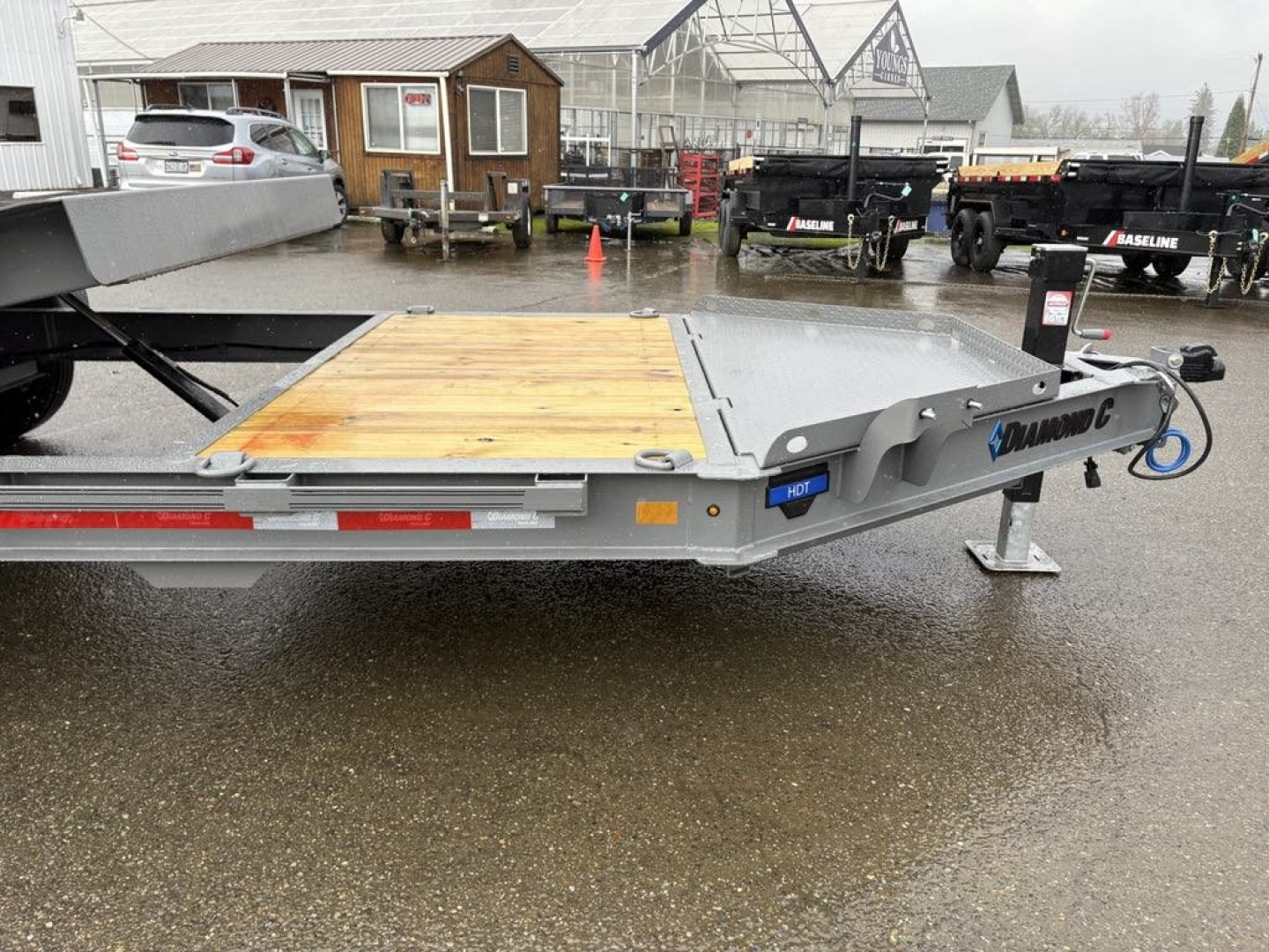 New 2025 DIAMOND C HDT207 82X20 SPLIT TILT EQUIPMENT TRAILER