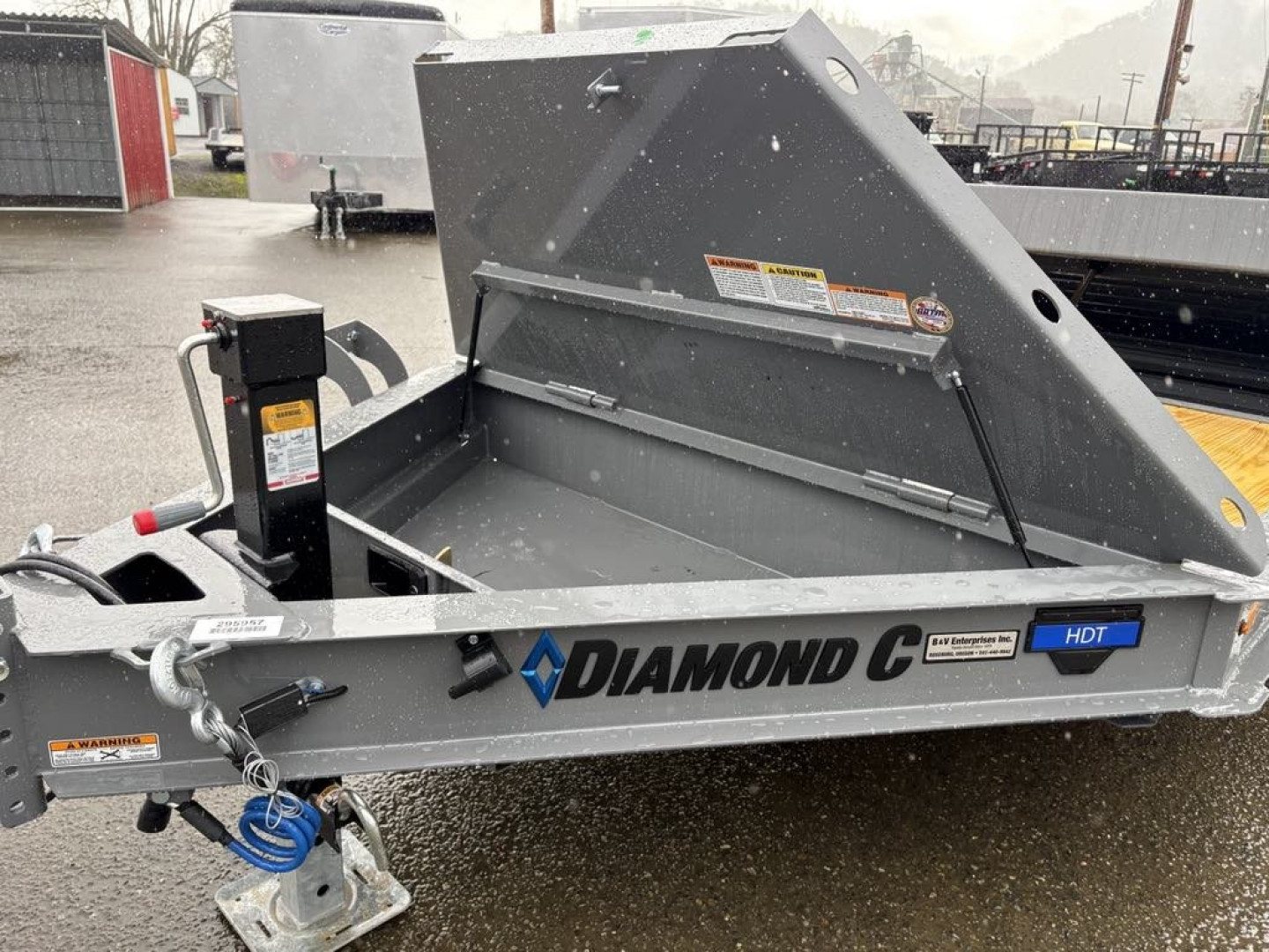 New 2025 DIAMOND C HDT207 82X20 SPLIT TILT EQUIPMENT TRAILER