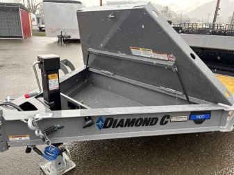 New 2025 DIAMOND C HDT207 82X20 SPLIT TILT EQUIPMENT TRAILER