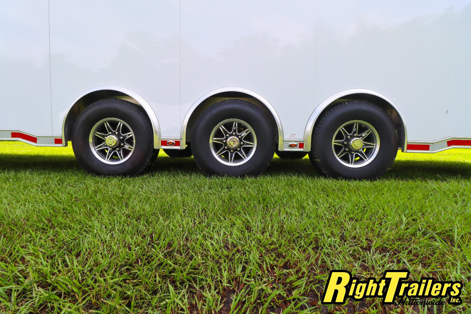 New 2024 8.5x32 inTech STACKER inTech