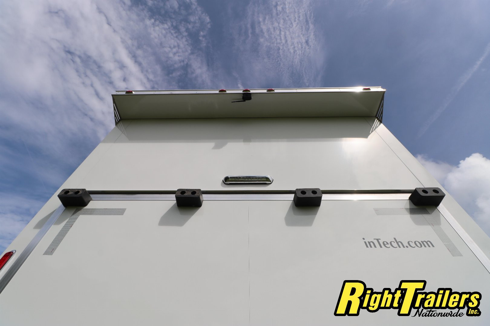 New 2024 8.5x32 inTech STACKER inTech