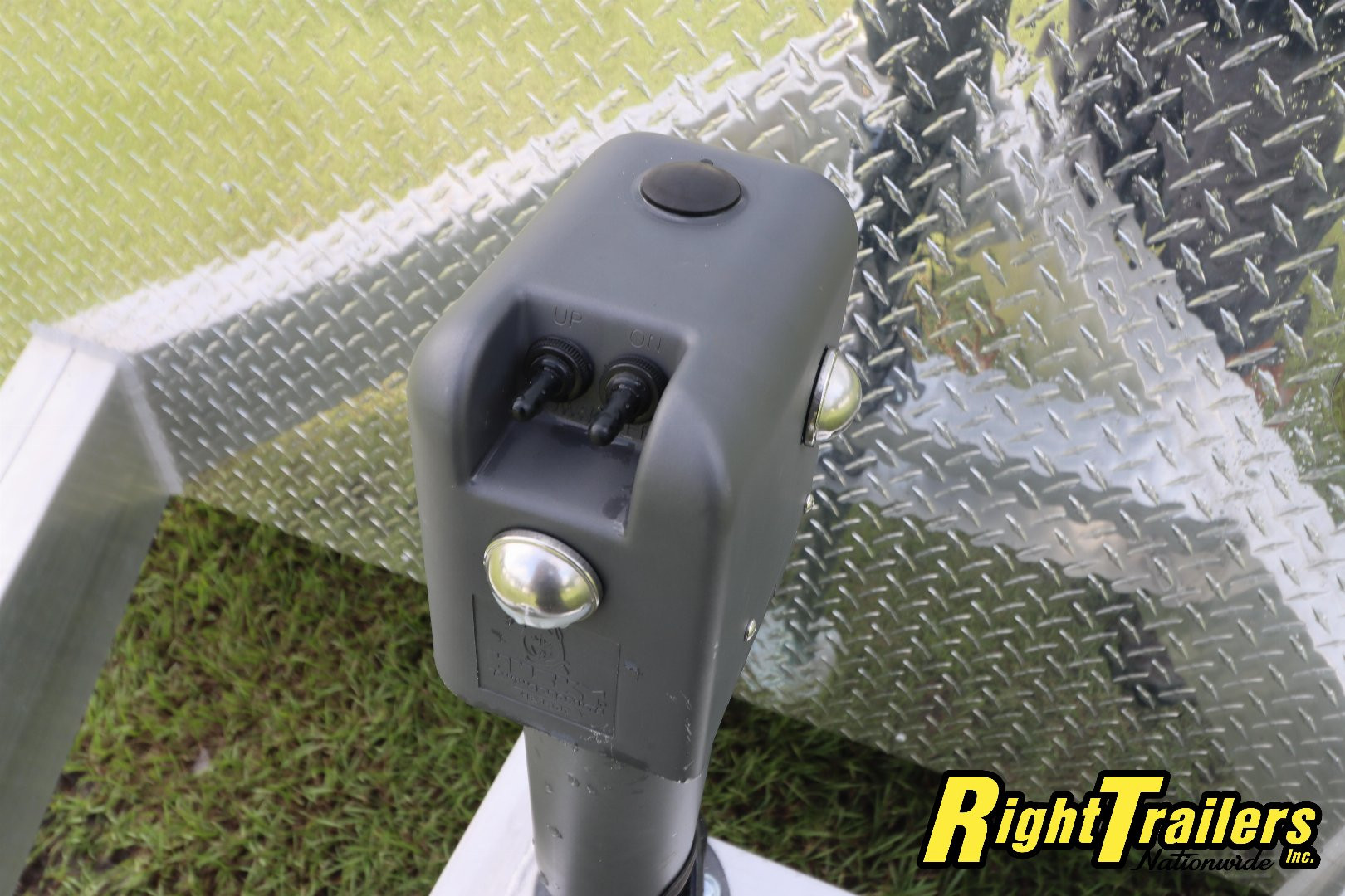 New 2024 8.5x32 inTech STACKER inTech