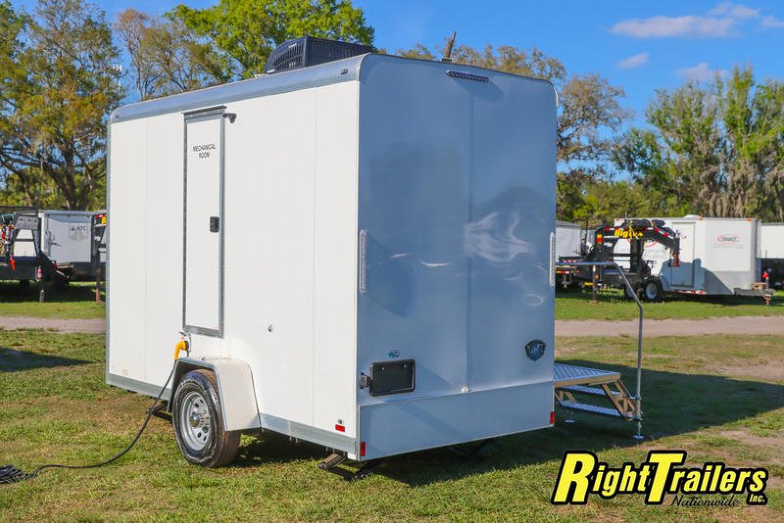 New 2023 2 Station Restroom Trailer CN2T612SA3